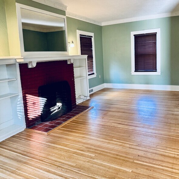 Spacious living room - 56 Empire Blvd