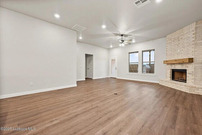 Building Photo - 10704 Beaufort Ave