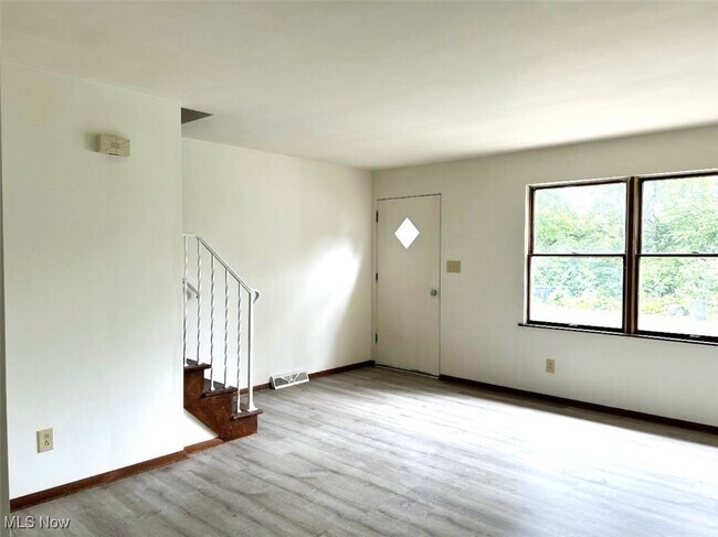 Building Photo - 3601 Beaumont Dr
