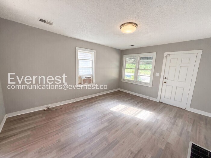 Building Photo - 1825 18th St Ensley