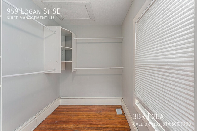 Building Photo - 959 Logan St SE