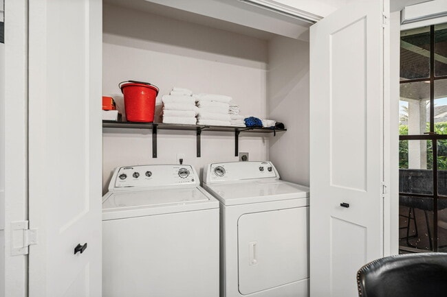 Building Photo - 13571 Jonquil Pl
