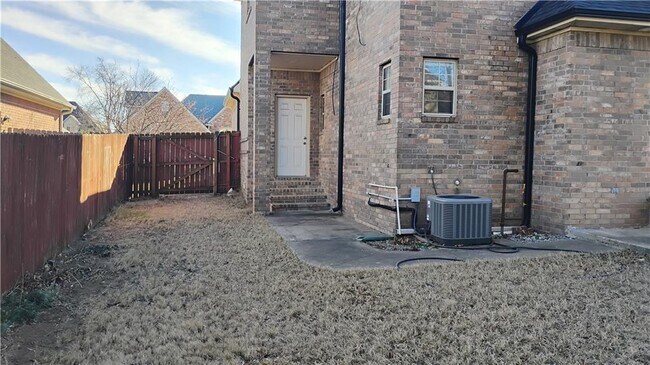 Building Photo - 3909 NE Kensington Ave