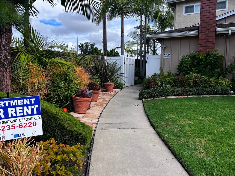 16522 Hillview Circle - 16522 Hillview Cir