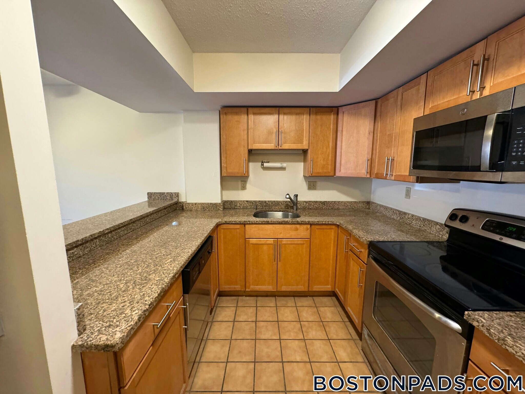 Building Photo - 345 Franklin St