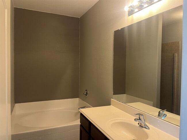 Building Photo - 5003 Arbury Hill Ln