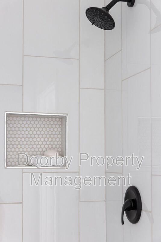 Building Photo - 913 S Highland Park Ave