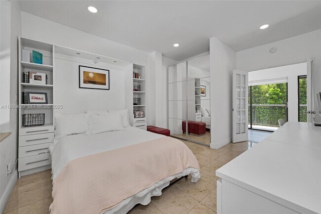 Building Photo - 201 Knollwood Dr