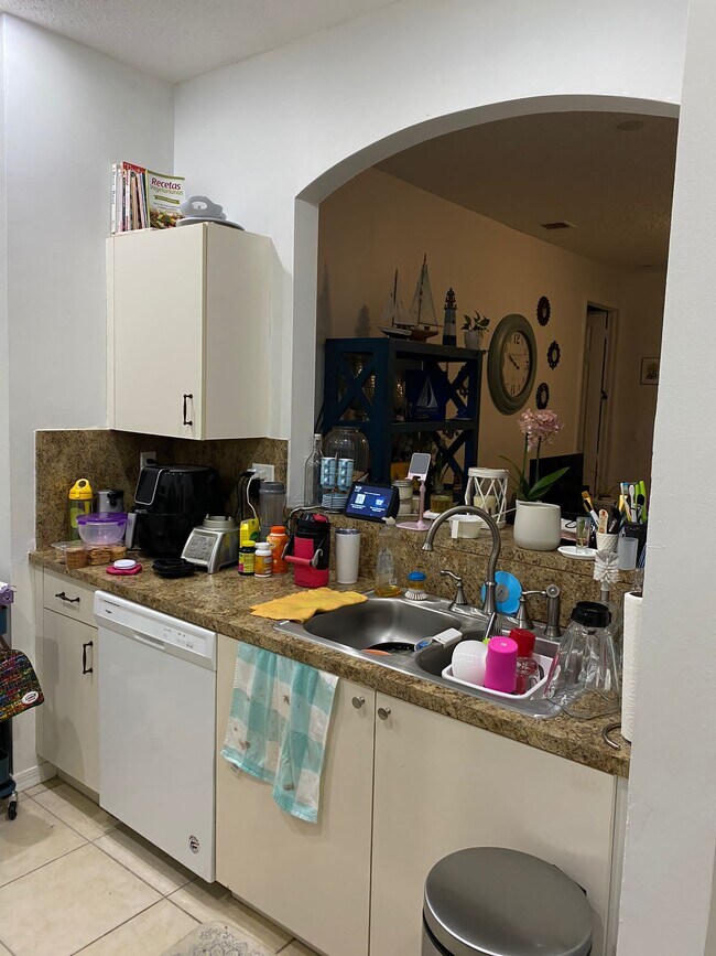 Building Photo - 4220 NE 9th St