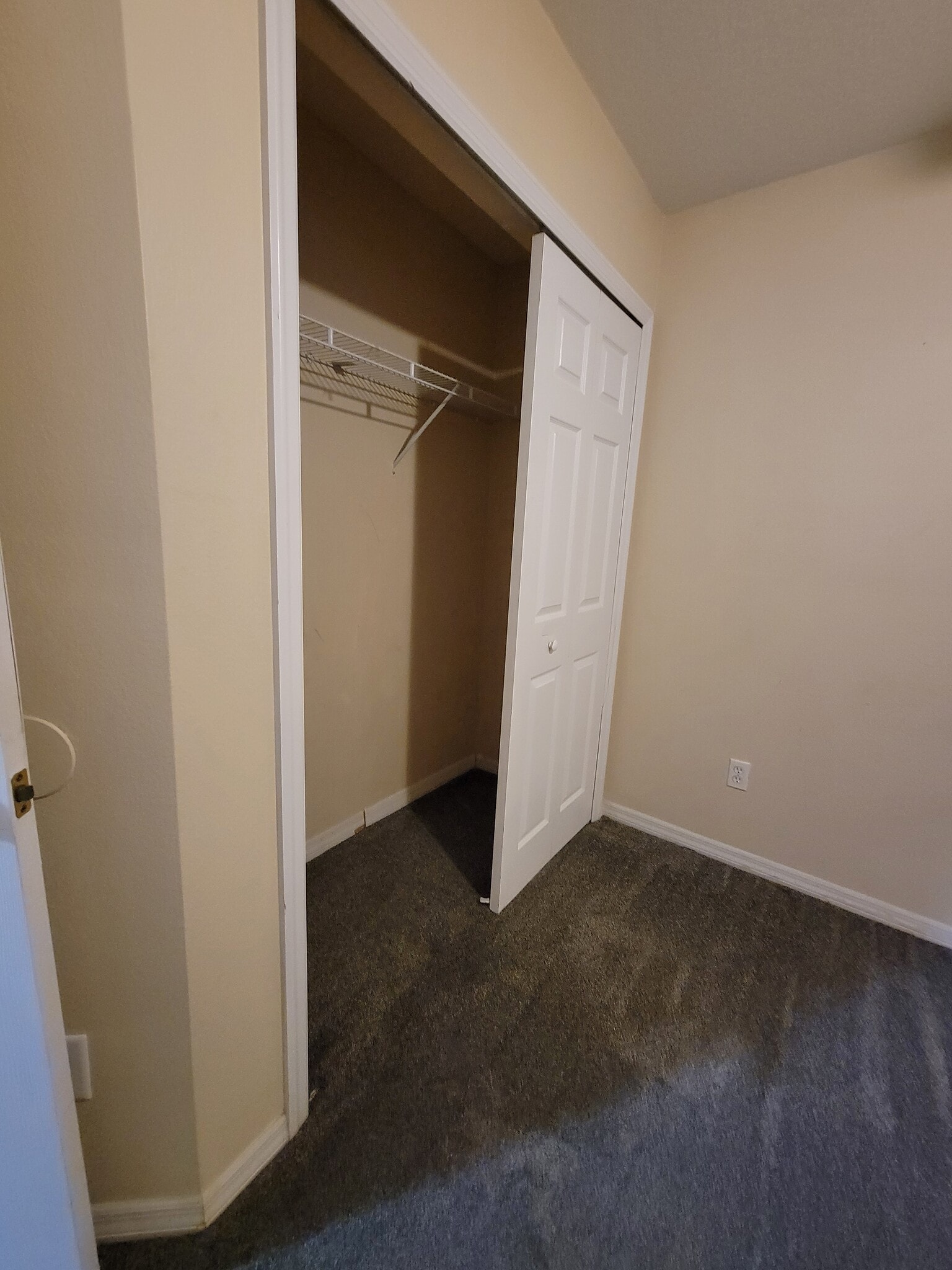 Building Photo - 2038 Blackston Ave