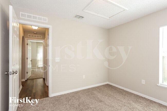 Building Photo - 8113 Misty Meadow Ct N