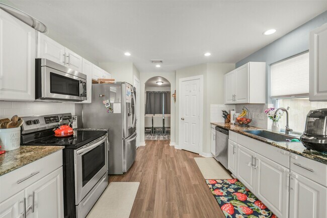 Building Photo - 11026 Desert Springs Cir