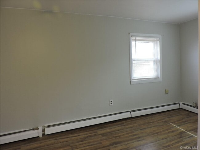 Building Photo - 18 Leach St