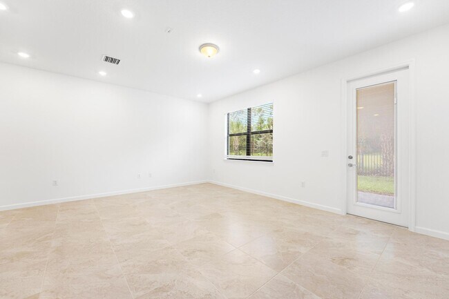 Building Photo - 4333 Efendi Dr