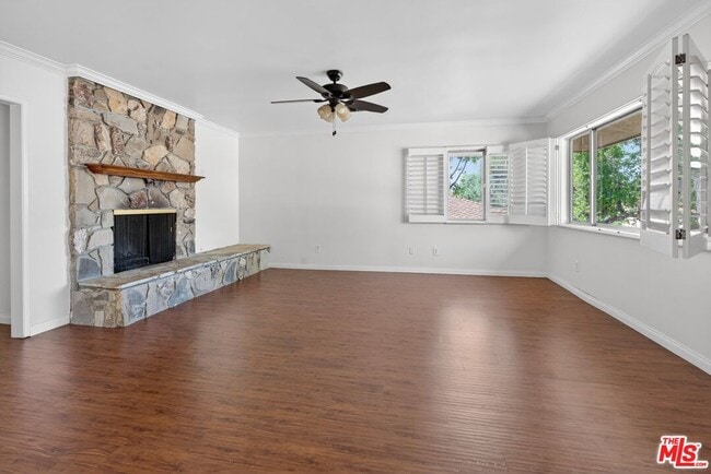 Building Photo - 626 Jamestown Rd