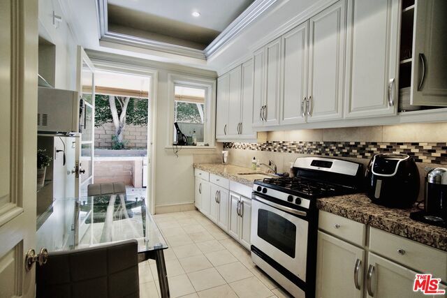 Building Photo - 817 Whittier Dr