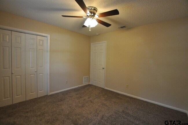 Building Photo - 2806 Amy Ln