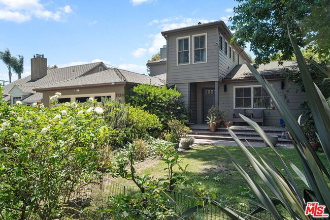 Primary Photo - 3123 Barry Ave