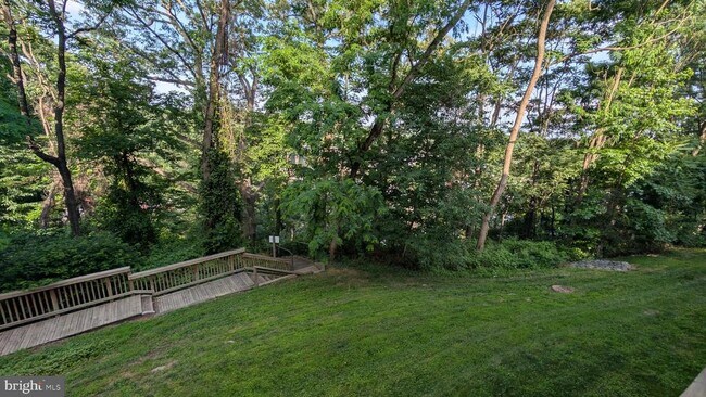 Building Photo - 332 Overlook Dr