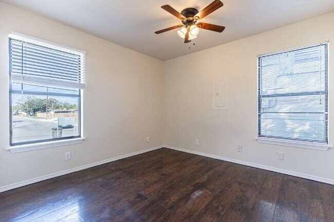 Building Photo - 8016 Landing Ave