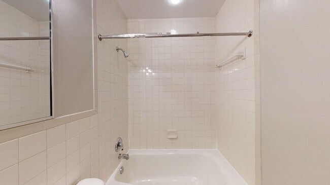 Building Photo - 1417 Chapin St NW