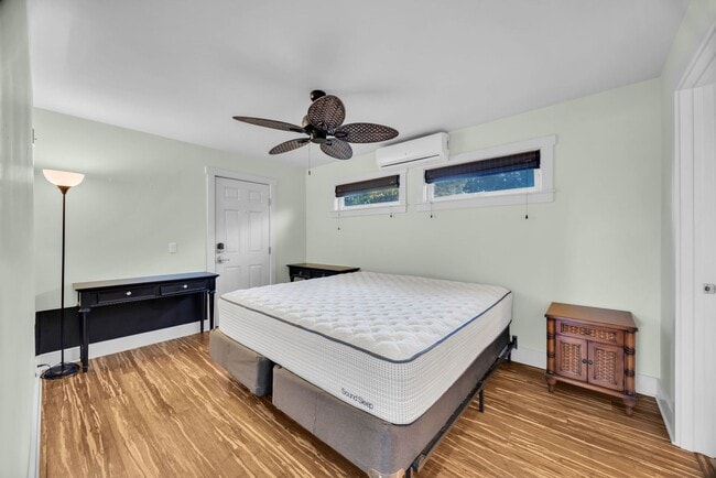 Building Photo - 1276 S Nahale Pl