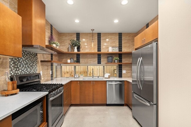 Building Photo - 3bd/3ba Seattle Townhome