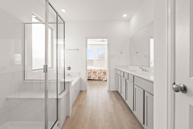 Building Photo - 5026 Lavaridge Dr