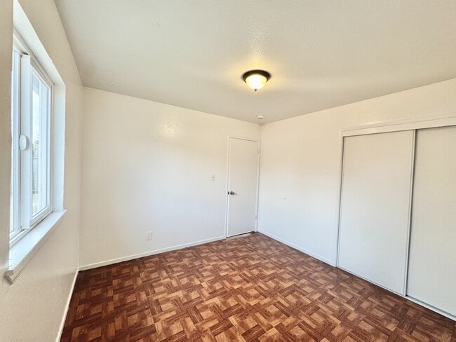 Building Photo - 277 Cherry Way