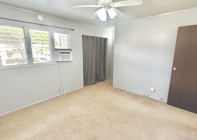 Building Photo - SPACIOUS TOWNHOUSE 2 BED/1.5 BATH/1 PRKG, ...