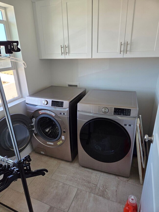 Building Photo - Coming in June!       Spacious 4 Bedroom Home in Bellemont | Fenced Backyard + 2 Car Garage