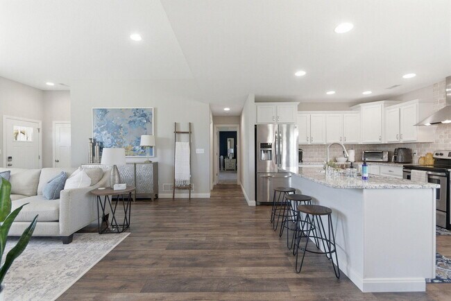 Building Photo - 3805 Flatwater Dr