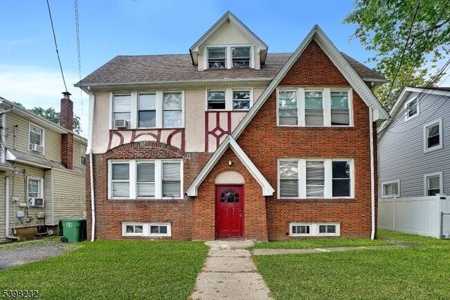 Primary Photo - 706 Chestnut St