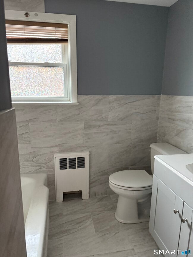 Building Photo - 21-27 Hartford Ave