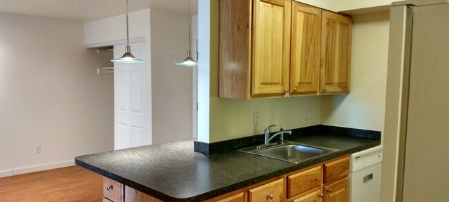 Building Photo - 1 Bed 1 Bath Condo in Central Boulder- Ava...