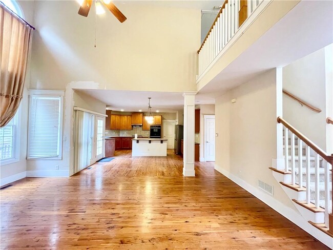 Building Photo - 555 Vinings Springs Dr SE