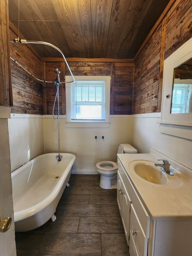 Building Photo - 2 bed 1 bath in Shawnee