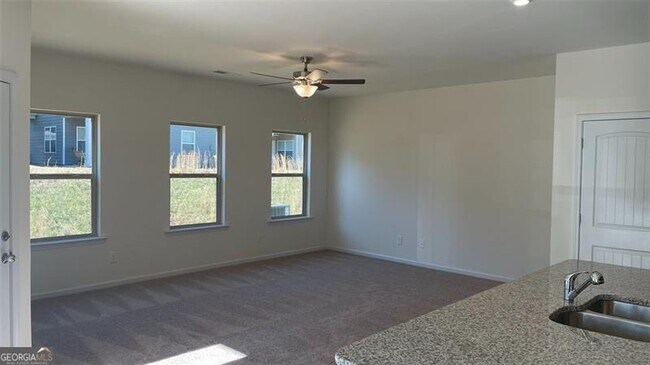Building Photo - 135 Bryon Ln