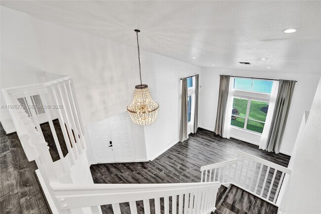 Building Photo - 740 Cypress Pointe Dr E