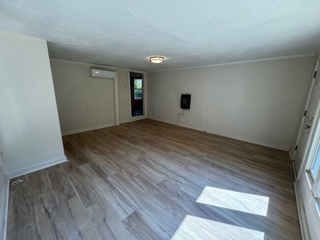 Building Photo - Renovated 3/1 House in North Rome- $1,095