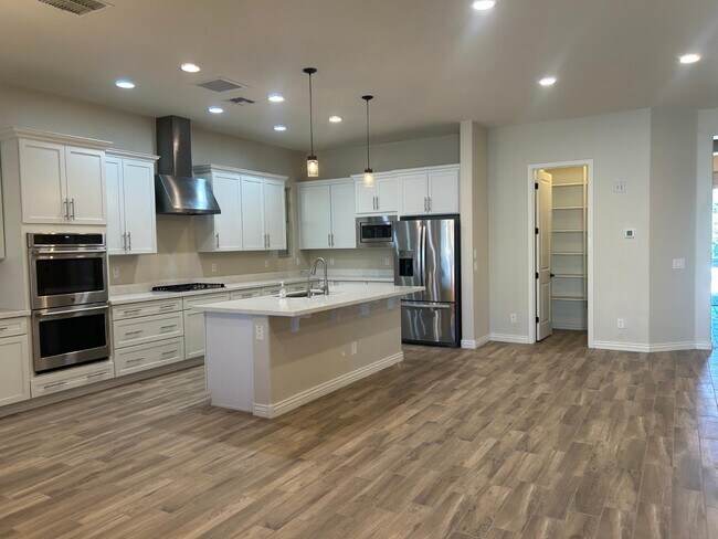 Building Photo - 10274 W Fetlock Trail