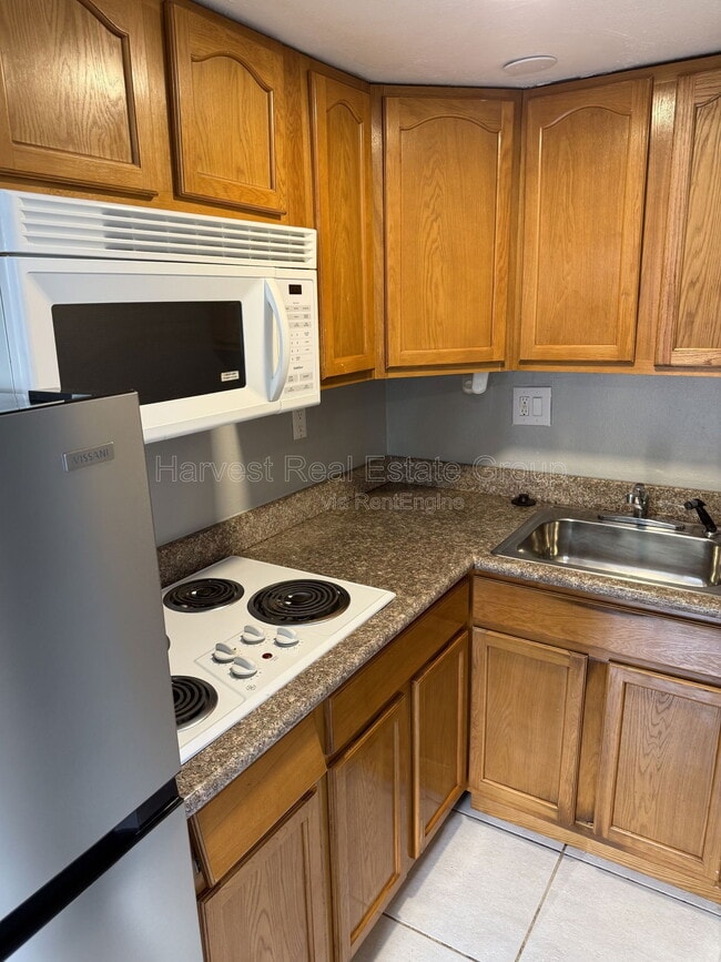 Building Photo - 2267 Huron Dr