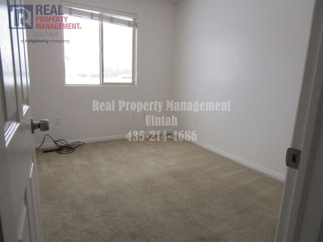 Building Photo - Beautiful Twin Home for Rent!