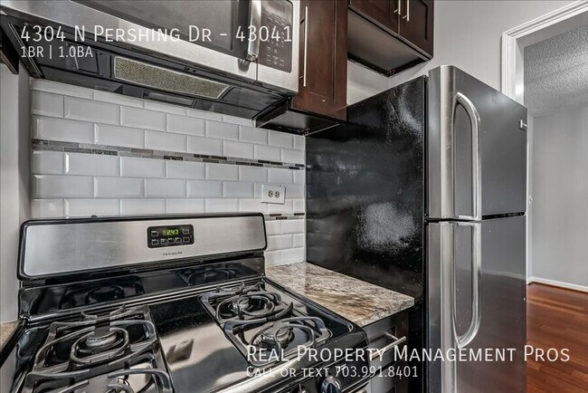 Building Photo - 4304 N Pershing Dr