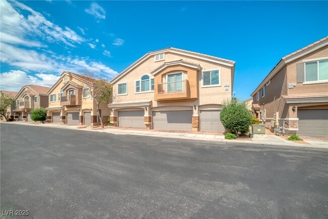 Primary Photo - 10011 Diamond Summit Ct