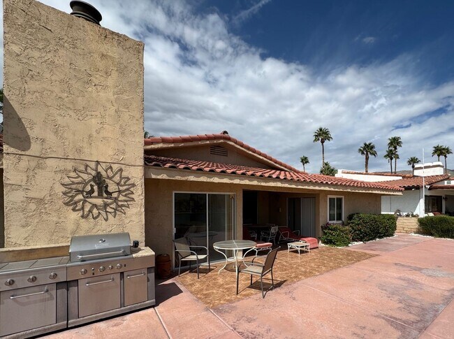 Building Photo - MLCC 3 Bedroom 2 Bath