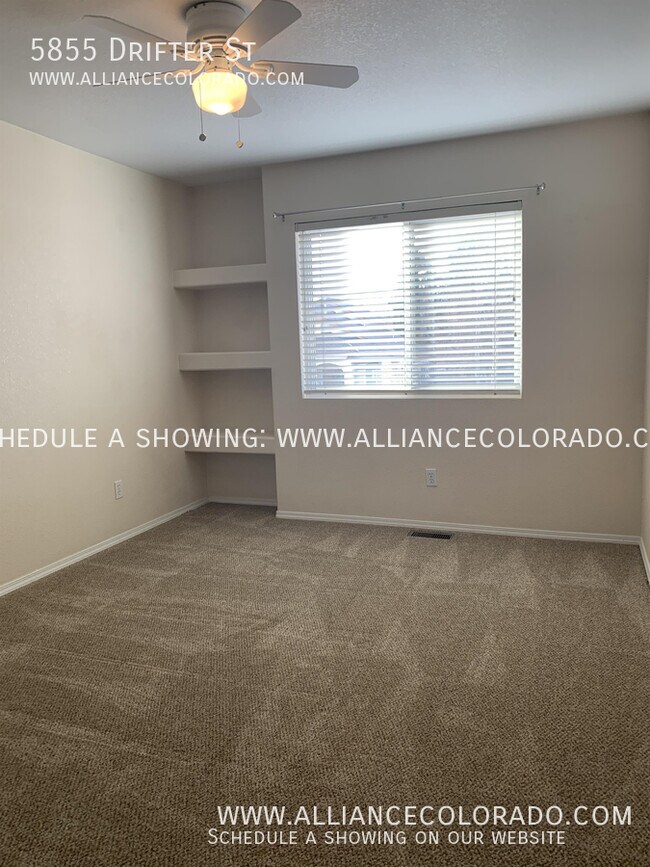 Building Photo - 5855 Drifter St