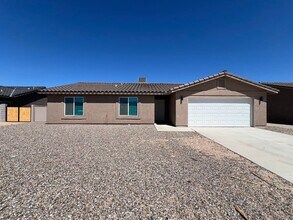 Building Photo - BRAND NEW 3 BEDROOM HOME!