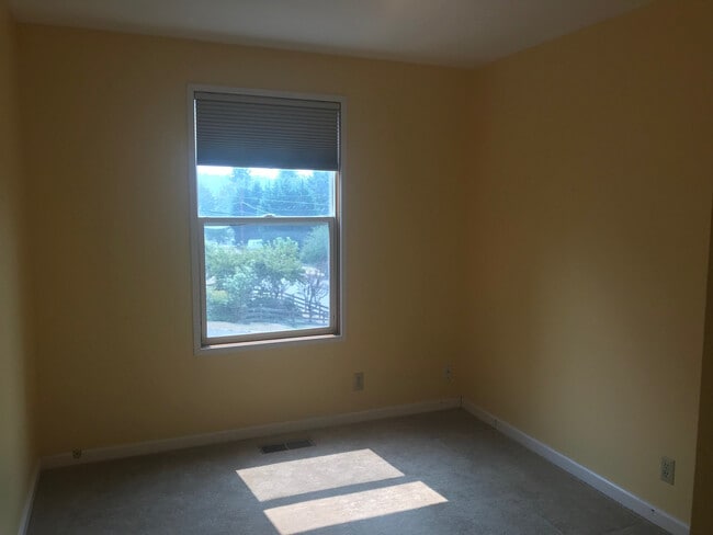 Building Photo - Great House for Rent