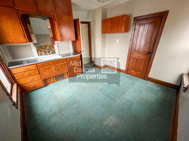 Building Photo - 735 S Wisconsin St